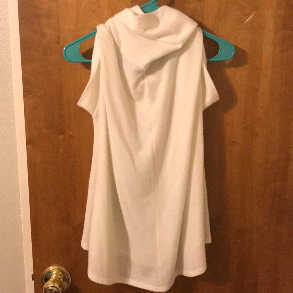Turtle Neck Tank Top - Picture 2 of 2